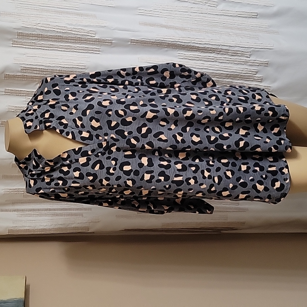 Betsy boo's Spotted Leopard Print Top! NWT!